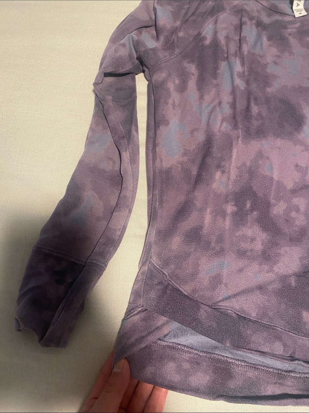 Athleta Purple Tie-Dye Long Sleeve Top & Shorts Set - Picture 4 of 5